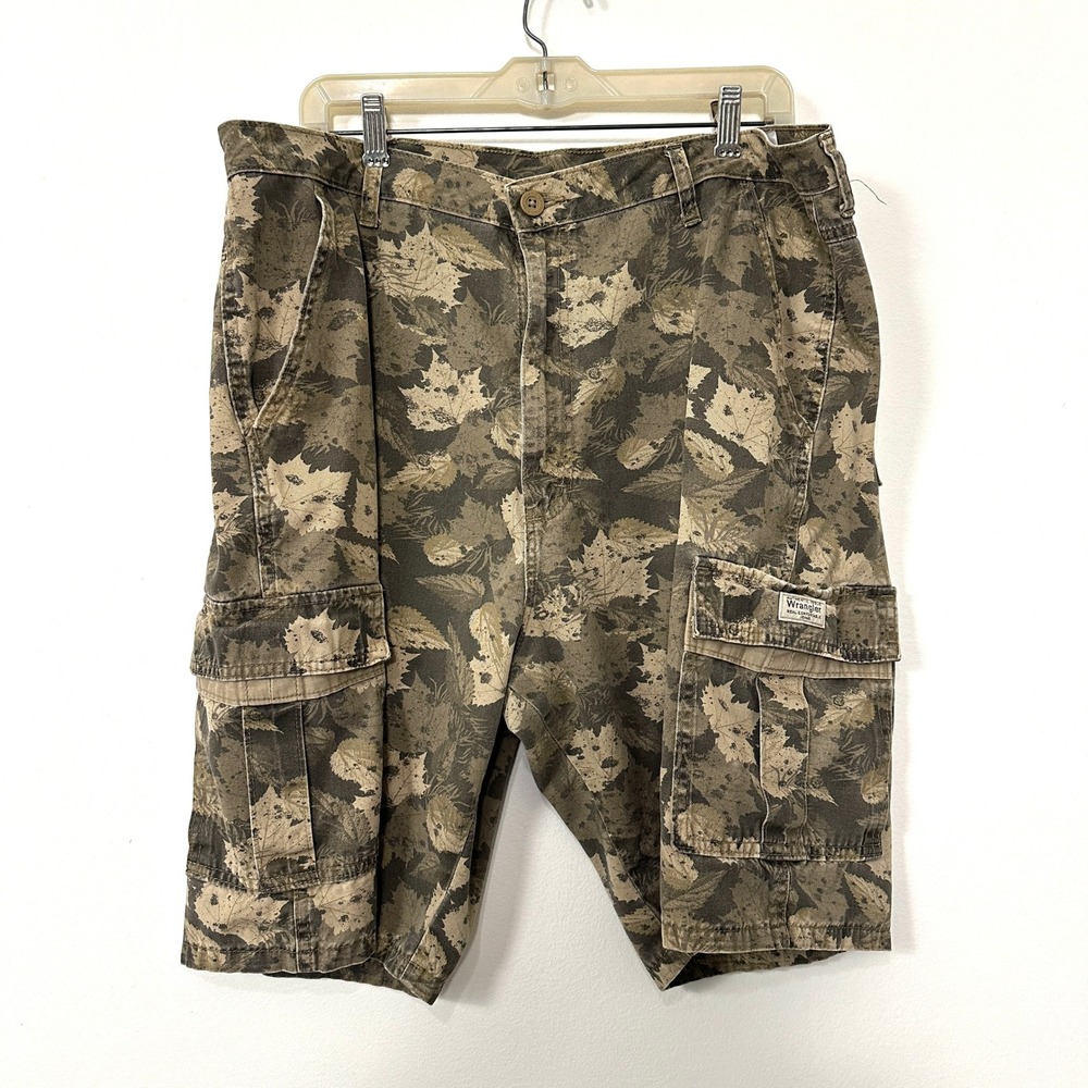 Y2K Camo Cargo Shorts‎ Wrangler 38 Utility Gorpcore Outdoor Streetwear
